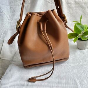 Vintage Coach LULU’s LEGACY 9952 Leather British tan Bucket Crossbody Bag Purse